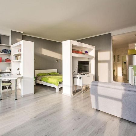 Gagarin Plaza Apartment 70 Square Metres On 12Th Floor Odessa Dış mekan fotoğraf