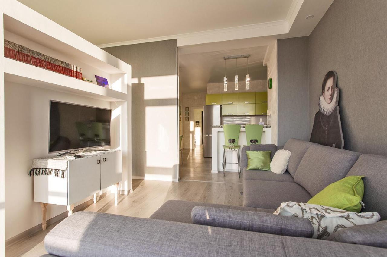 Gagarin Plaza Apartment 70 Square Metres On 12Th Floor Odessa Dış mekan fotoğraf