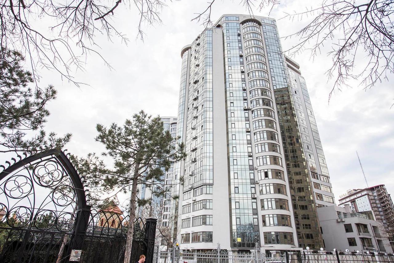 Gagarin Plaza Apartment 70 Square Metres On 12Th Floor Odessa Dış mekan fotoğraf