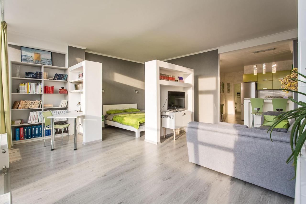 Gagarin Plaza Apartment 70 Square Metres On 12Th Floor Odessa Dış mekan fotoğraf