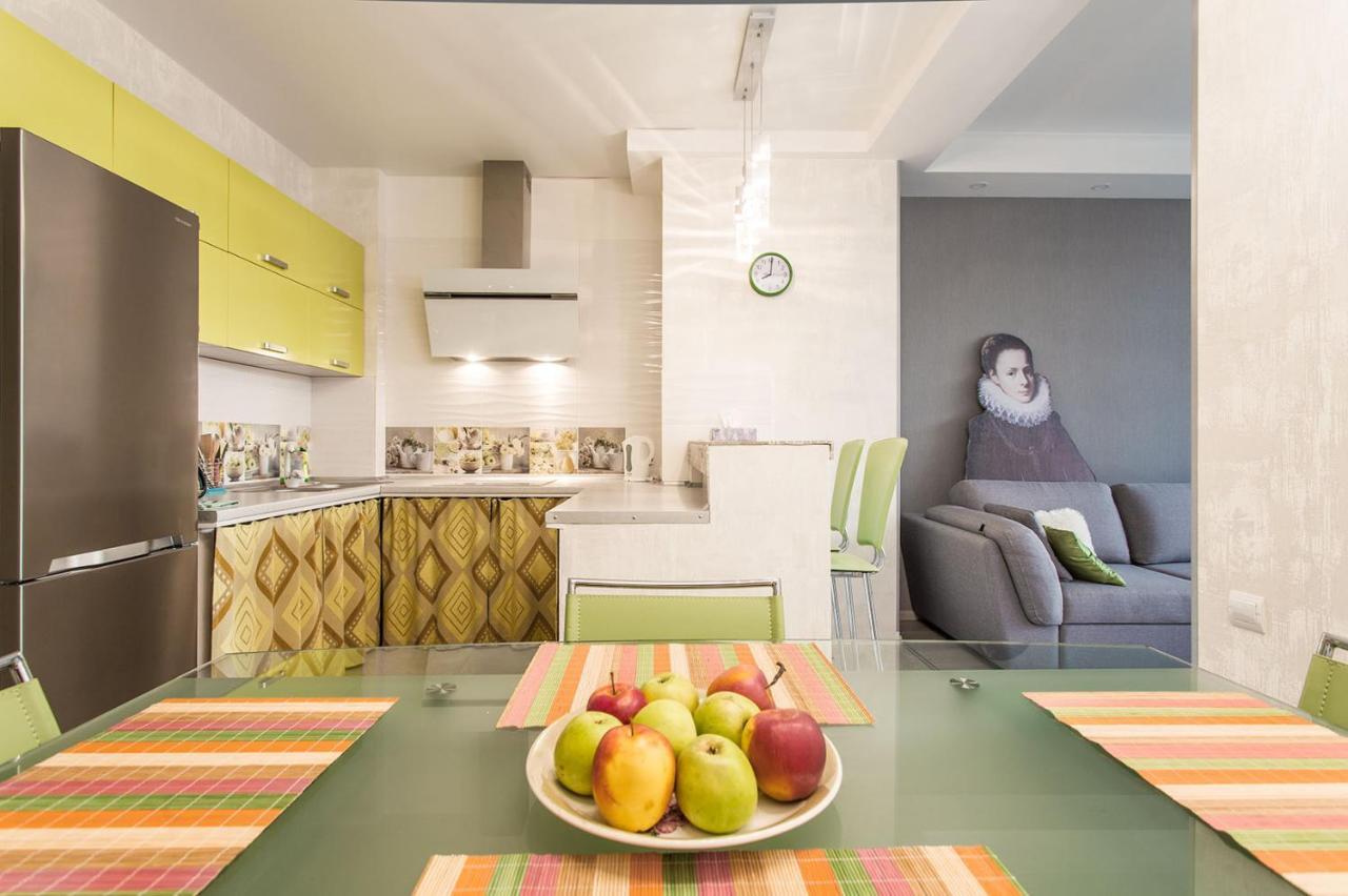 Gagarin Plaza Apartment 70 Square Metres On 12Th Floor Odessa Dış mekan fotoğraf