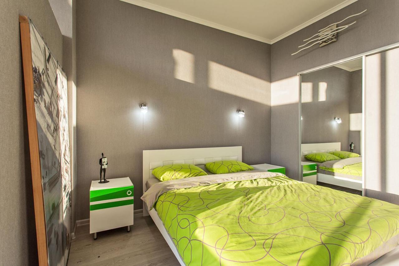 Gagarin Plaza Apartment 70 Square Metres On 12Th Floor Odessa Dış mekan fotoğraf